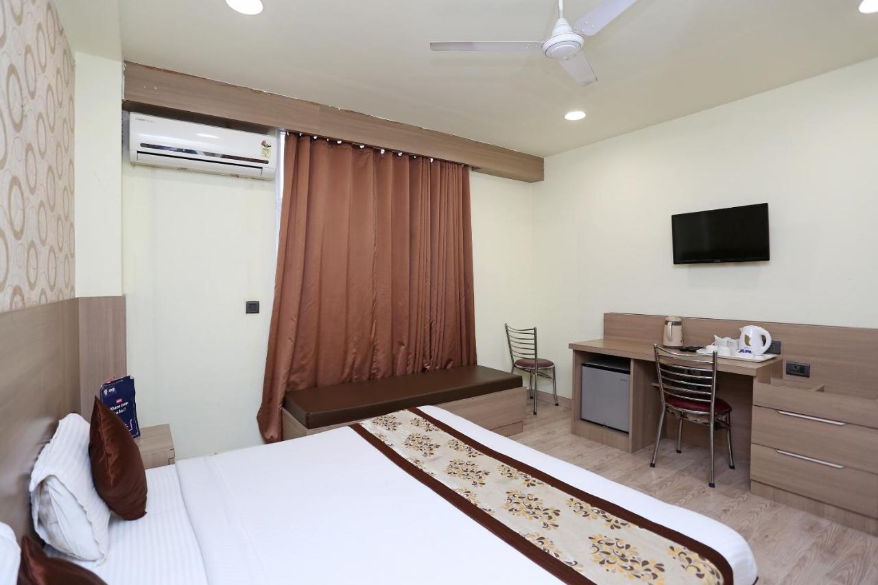 Capital O 5663 Gs Inn Chinhat Luaran gambar