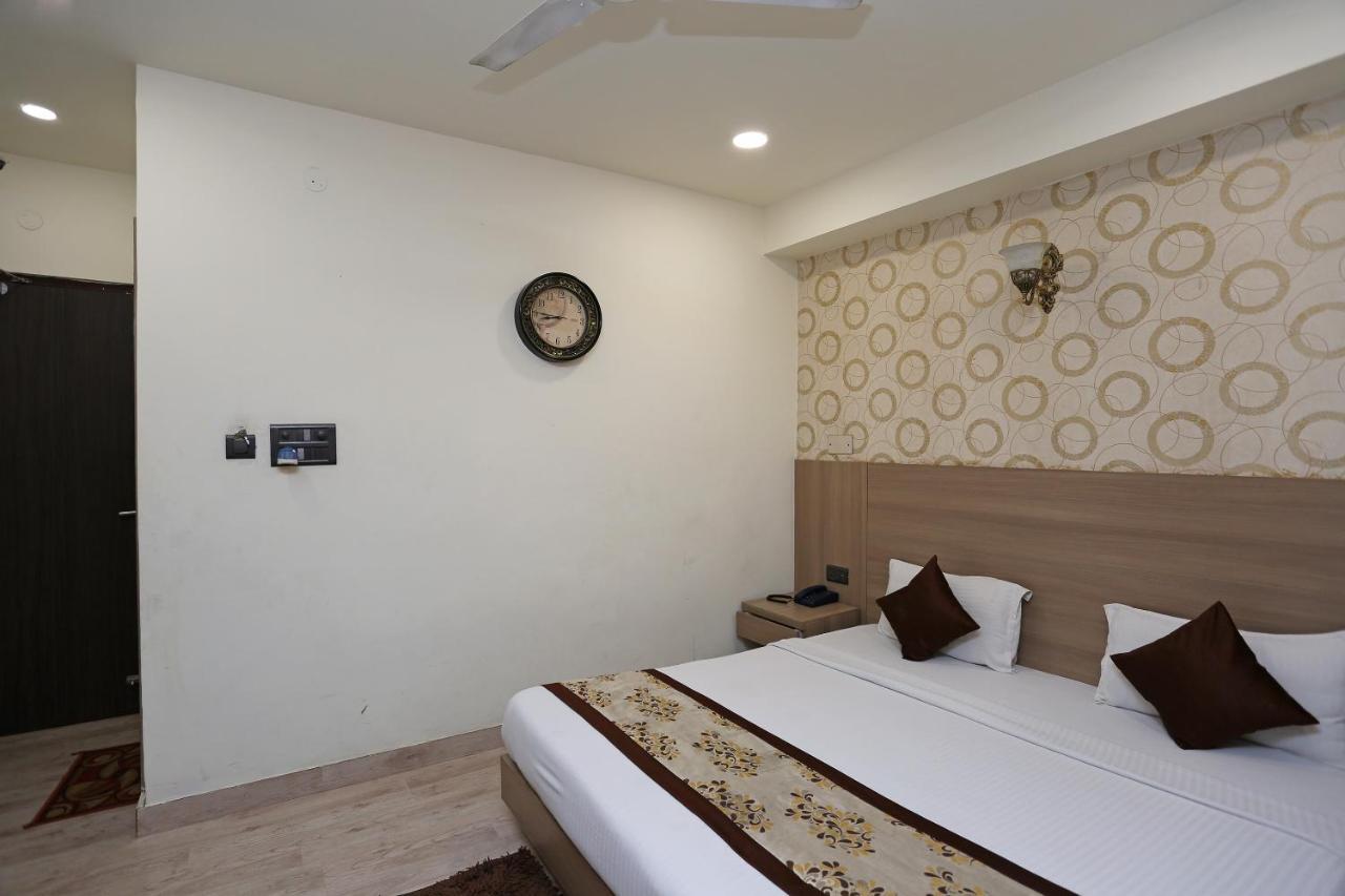 Capital O 5663 Gs Inn Chinhat Luaran gambar
