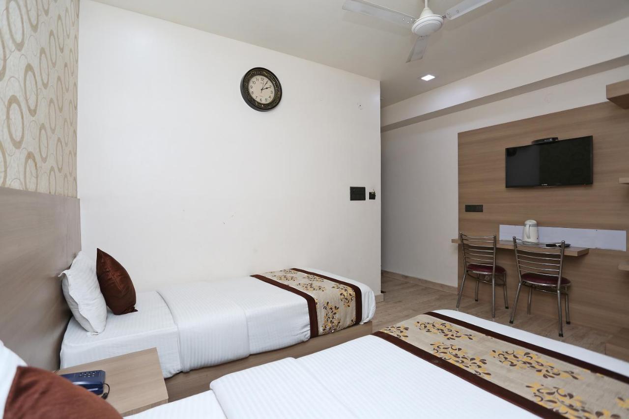 Capital O 5663 Gs Inn Chinhat Luaran gambar