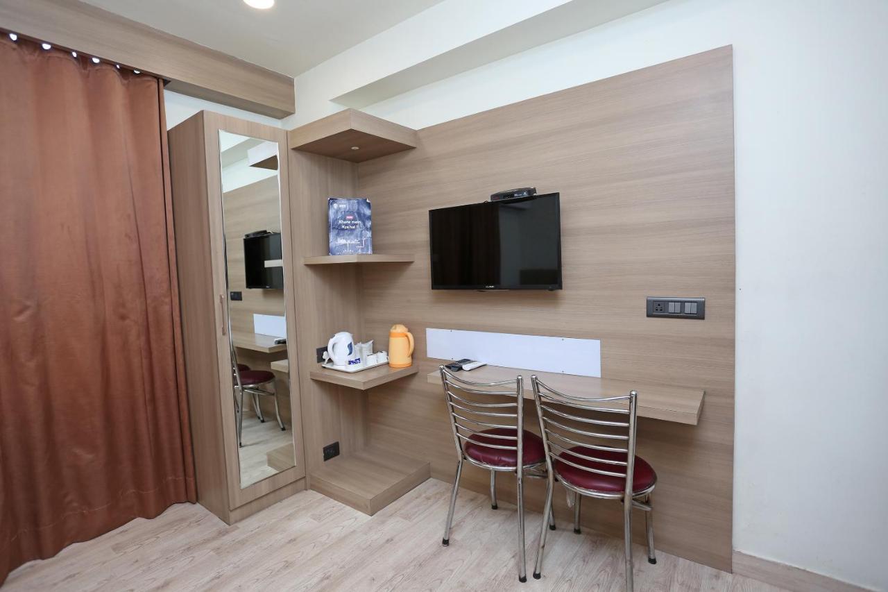 Capital O 5663 Gs Inn Chinhat Luaran gambar
